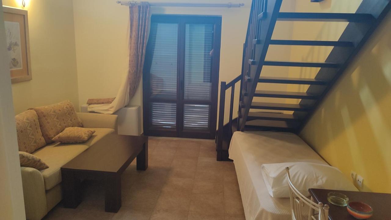 Guesthouse Michobeis Kamarina Экстерьер фото